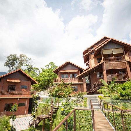 Red House The Garden Stay In Bukit Tinggi By Play Bentong Esterno foto