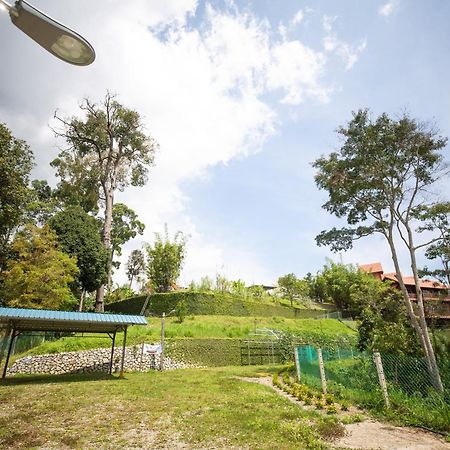 Red House The Garden Stay In Bukit Tinggi By Play Bentong Esterno foto