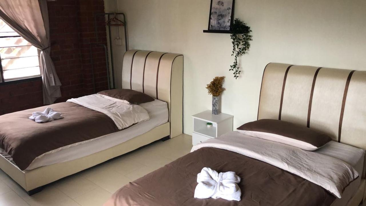 Red House The Garden Stay In Bukit Tinggi By Play Bentong Esterno foto