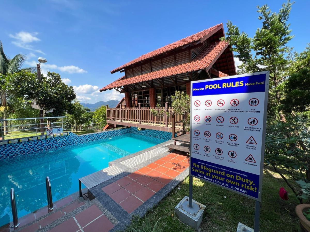 Red House The Garden Stay In Bukit Tinggi By Play Bentong Esterno foto
