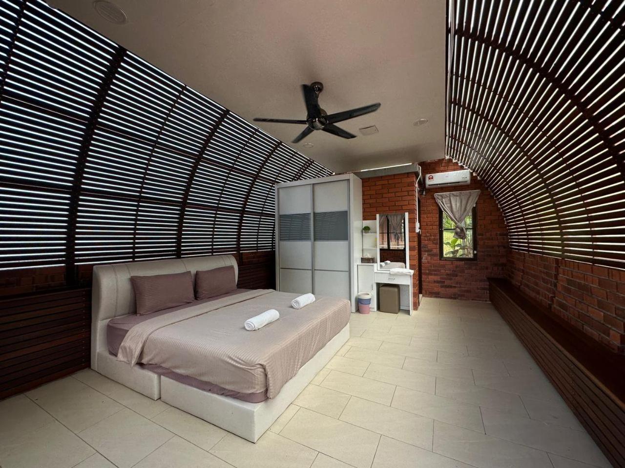 Red House The Garden Stay In Bukit Tinggi By Play Bentong Esterno foto