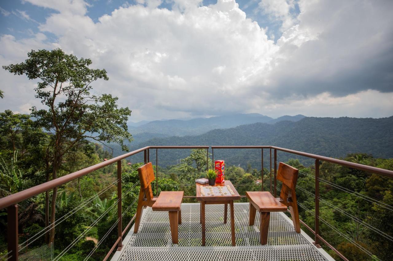 Red House The Garden Stay In Bukit Tinggi By Play Bentong Esterno foto
