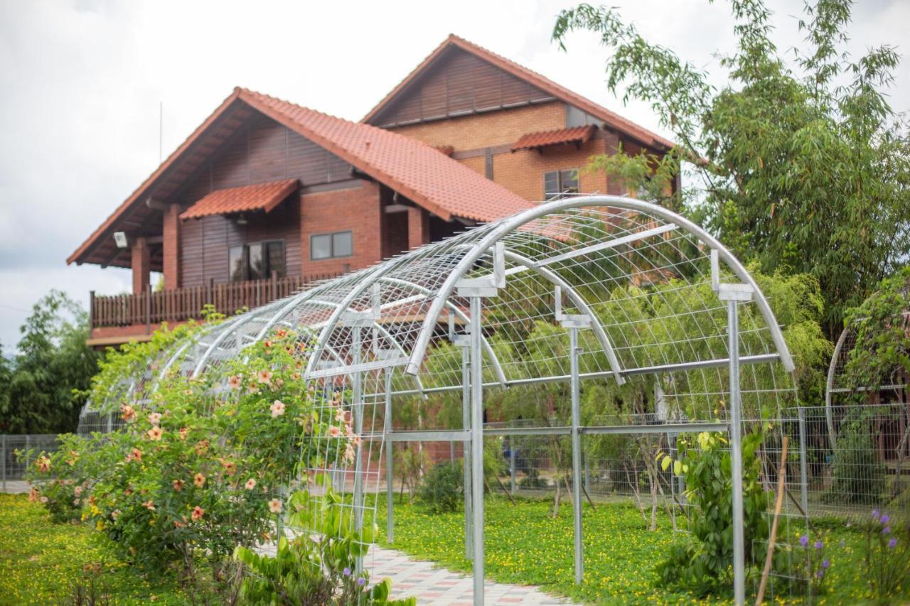 Red House The Garden Stay In Bukit Tinggi By Play Bentong Esterno foto
