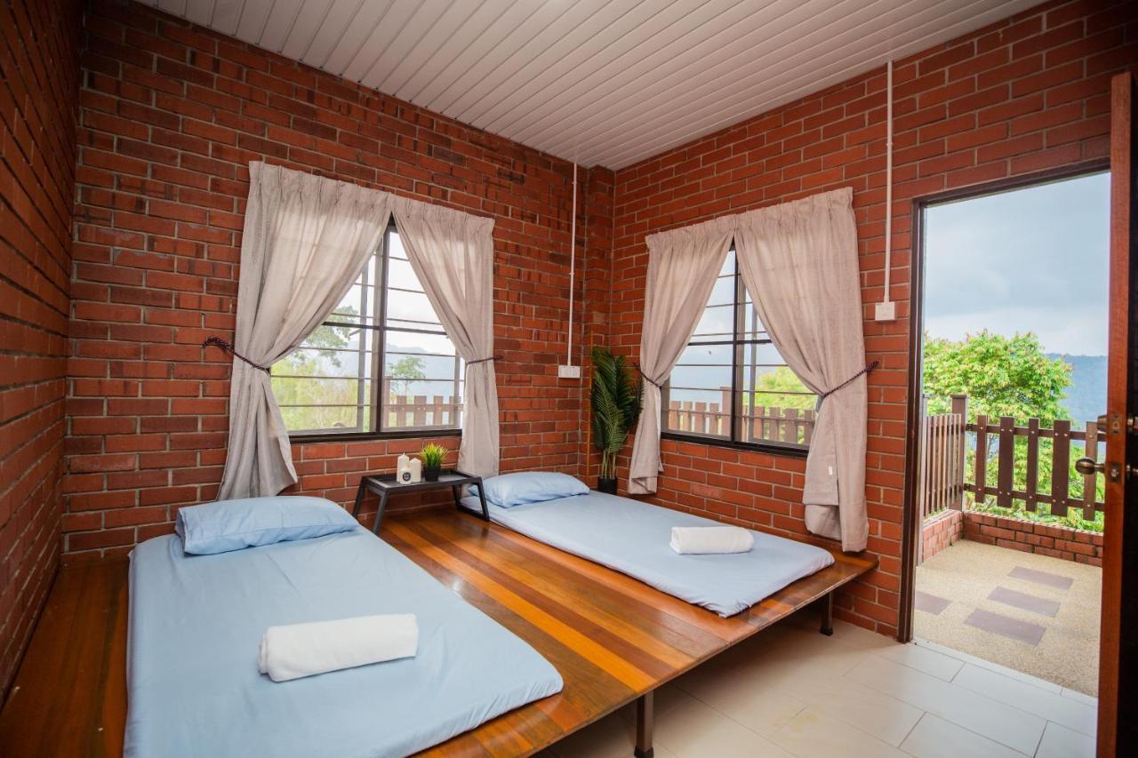 Red House The Garden Stay In Bukit Tinggi By Play Bentong Esterno foto