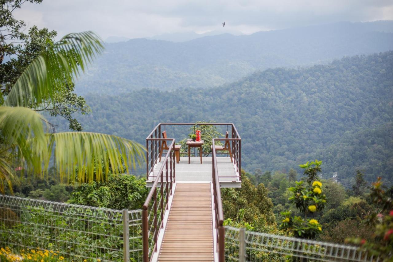Red House The Garden Stay In Bukit Tinggi By Play Bentong Esterno foto