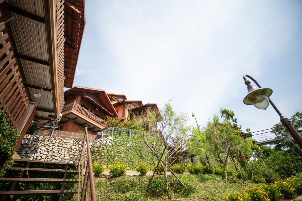 Red House The Garden Stay In Bukit Tinggi By Play Bentong Esterno foto