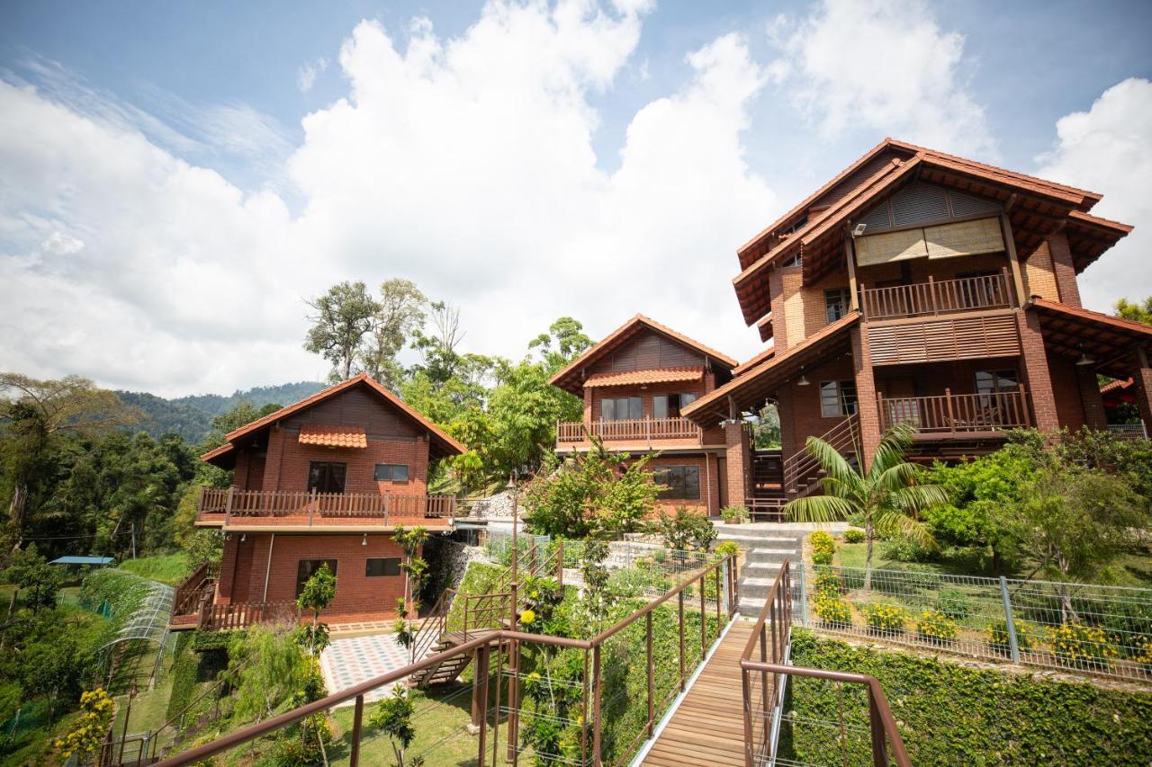 Red House The Garden Stay In Bukit Tinggi By Play Bentong Esterno foto